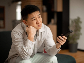 他提早退休3年就後悔！以為在家放空只要月花2萬，結果有點慘...不想窮老，艾蜜莉給退休族的5個提醒